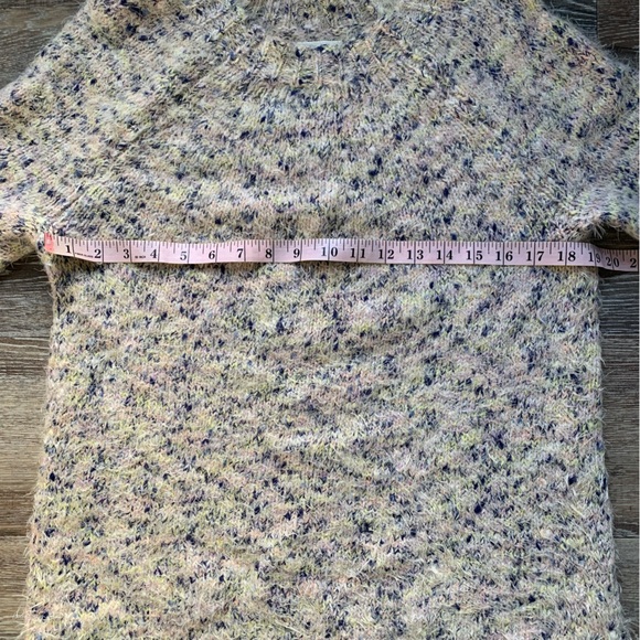 Lou & Grey Fuzzy Crewneck Sweater S - Picture 5 of 6
